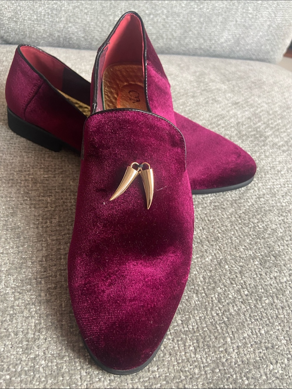 Men's Wine Velvet Slip-On Loafers with Gold Accent men’s 7.5.